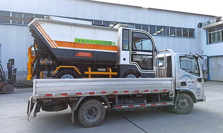 環(huán)衛(wèi)公司四輪垃圾清運(yùn)車發(fā)貨現(xiàn)場(chǎng)