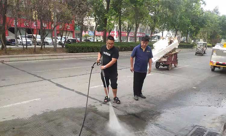 小廣告高壓清洗車(chē)