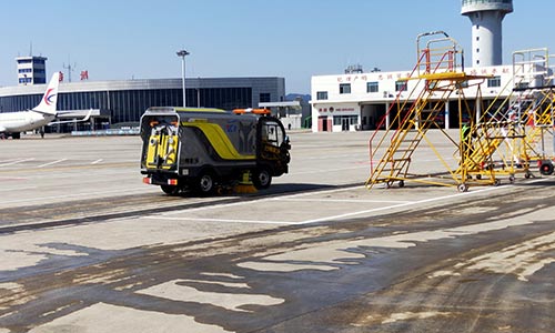 電動(dòng)道路洗掃車停機(jī)坪等面積較大場(chǎng)所的選擇