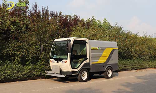 電動(dòng)高壓清洗車，協(xié)同作業(yè)為道路環(huán)衛(wèi)查漏補(bǔ)缺