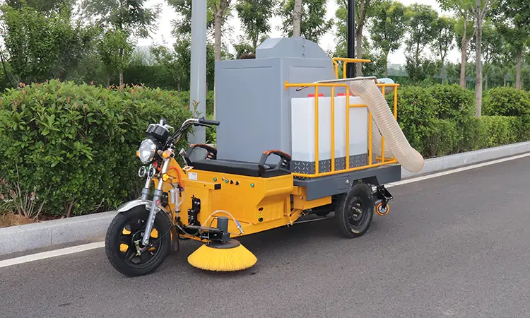 三輪樹(shù)葉收集車