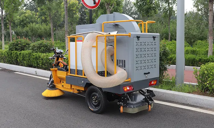 三輪樹(shù)葉收集車