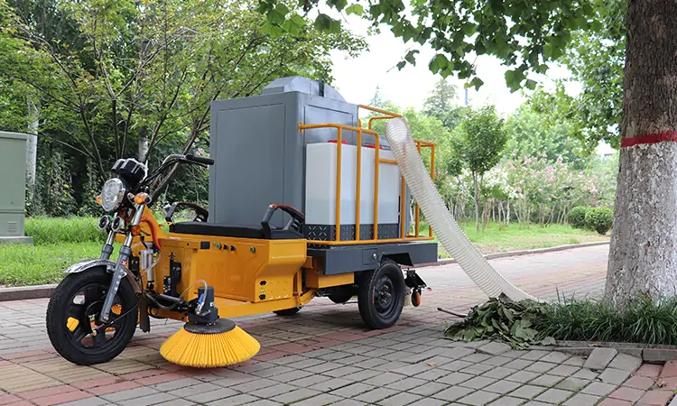 三輪樹(shù)葉收集車