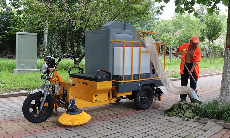 三輪樹(shù)葉收集車