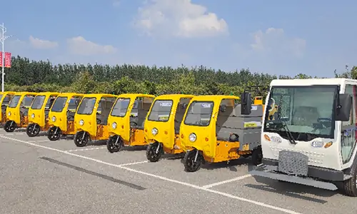 發(fā)往某環(huán)衛(wèi)公司的高壓清洗車(chē)已經(jīng)到達(dá)客戶(hù)指定地點(diǎn)