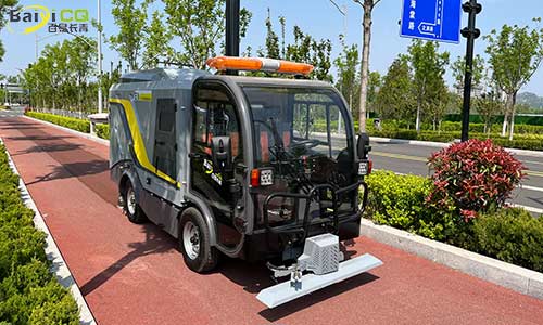 道路污染清除車深層次路面清潔，路面養(yǎng)護(hù)車