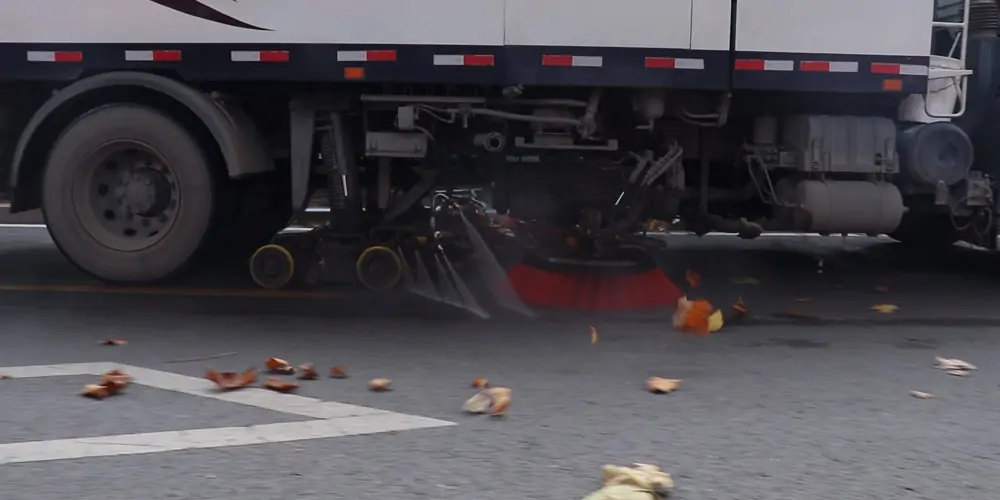 純電動(dòng)樹(shù)葉收集車