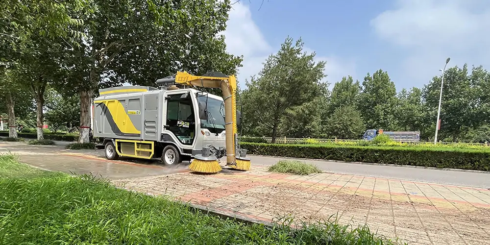 純電動(dòng)樹葉收集車_多功能樹葉收集車_吸樹葉的機(jī)器_掃樹葉神器
內(nèi)容