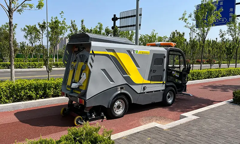 純電動(dòng)深度清潔車，三級(jí)道路路面本色還原！清潔效果好，保持時(shí)間長(zhǎng)！