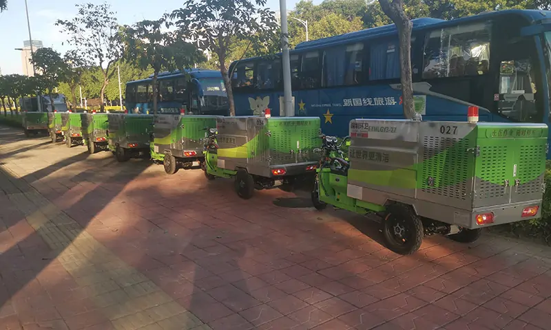 百易多功能小型高壓清洗車抵達深圳某環(huán)衛(wèi)公司-順利交接，讓世界更清潔！