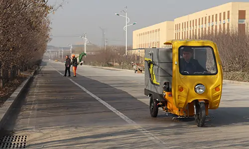 春季風(fēng)沙揚(yáng)塵大怎么辦呢？別擔(dān)心！這款純電動(dòng)三輪高壓清洗車就可以解決！