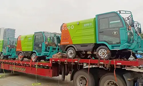 四輪高壓沖洗車到貨深圳！助力深圳環(huán)衛(wèi)好幫手