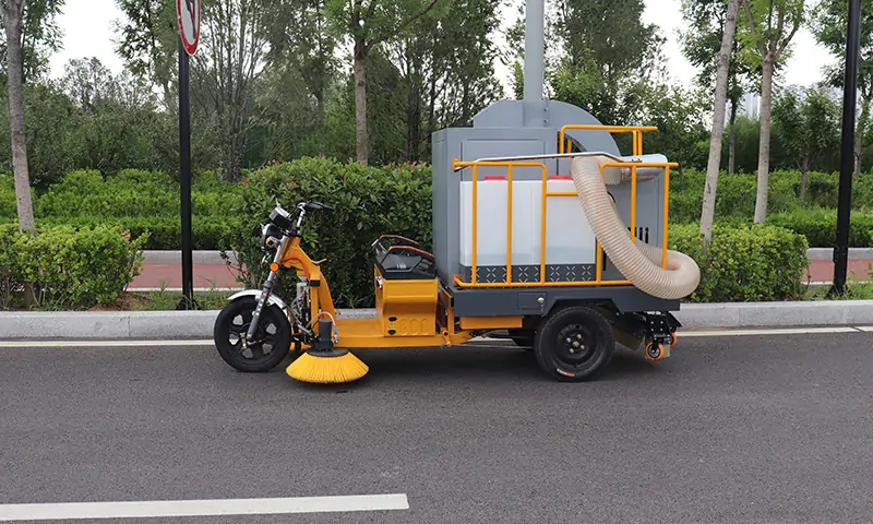 純電動三輪樹葉收集車，景區(qū)園林物業(yè)狹窄區(qū)域落葉收集轉運專用車！