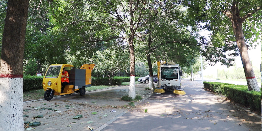 新型樹(shù)葉收集車(chē)_電動(dòng)樹(shù)葉專(zhuān)用收集車(chē)_樹(shù)葉收集一體車(chē)_吸入式樹(shù)葉收集車(chē)