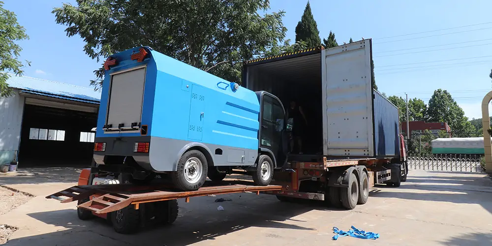 道路洗掃車(chē)_路面污漬清潔“專家”_電動(dòng)洗掃車(chē)_環(huán)衛(wèi)洗掃車(chē)_小型洗掃車(chē)