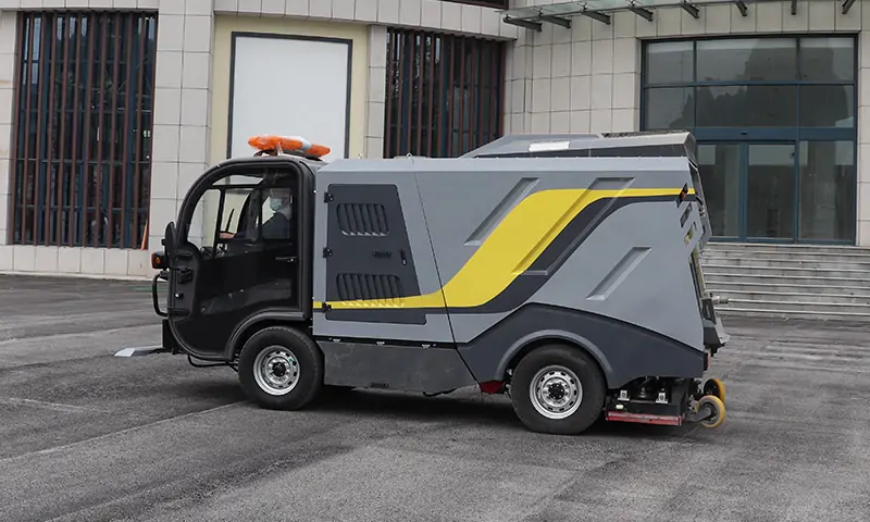 純電動(dòng)深度清潔車：革新環(huán)保，開創(chuàng)清潔新時(shí)代