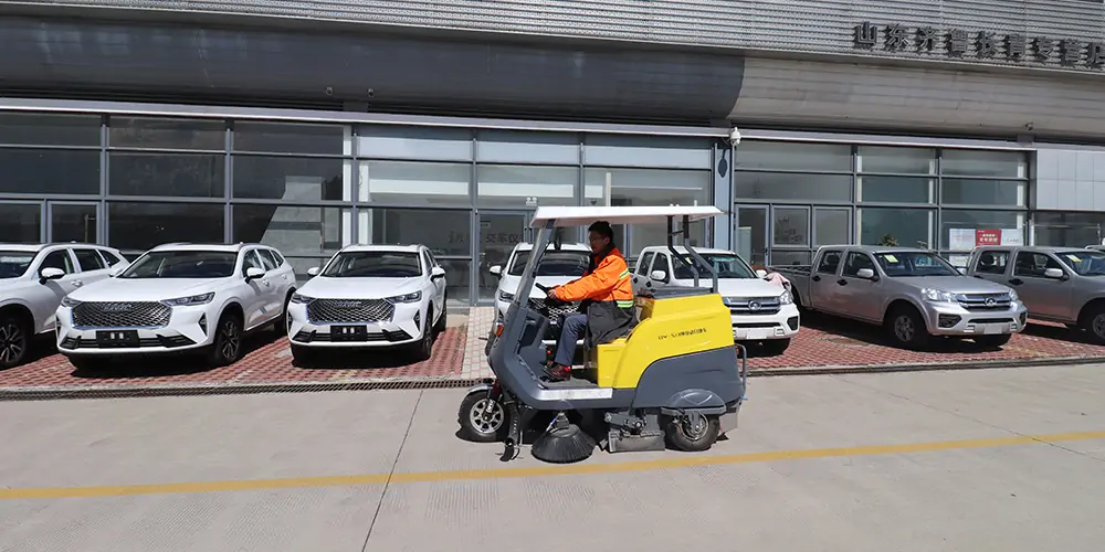 清掃車_電動掃地車_廠區(qū)掃地車_園區(qū)掃路車_景區(qū)清掃車
