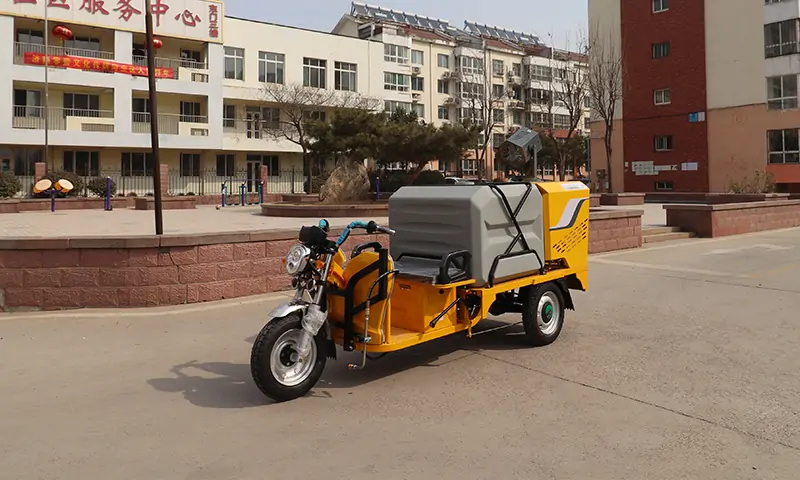 創(chuàng)新之舉：小型駕駛式高壓沖洗車為城市環(huán)衛(wèi)帶來(lái)全新風(fēng)貌