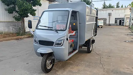 側(cè)裝式垃圾清運(yùn)車BY-L30動力系統(tǒng)