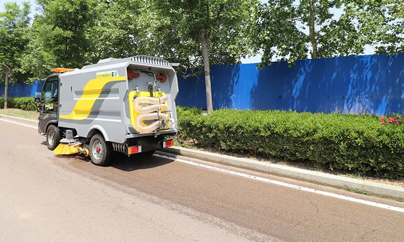 純電動(dòng)洗掃車：引領(lǐng)綠色道路清潔新時(shí)代，顛覆傳統(tǒng)洗掃模式！