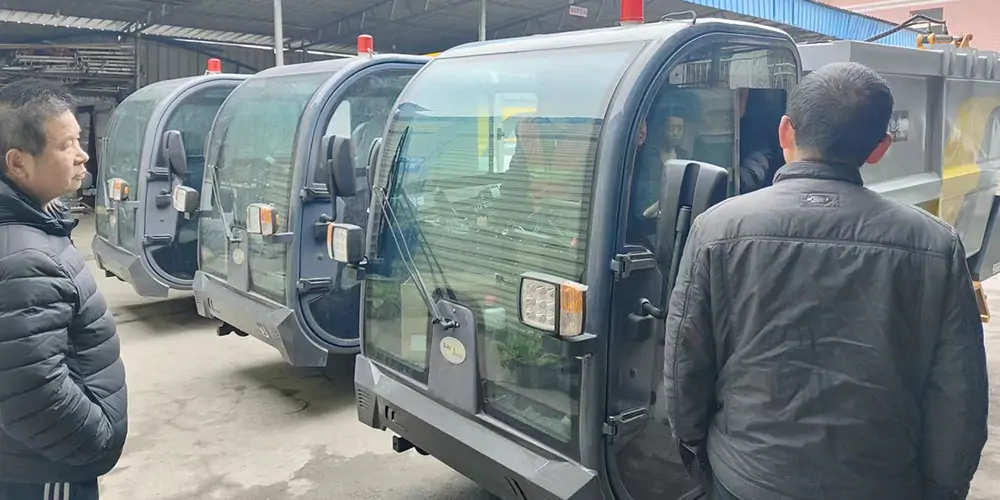 電動(dòng)環(huán)衛(wèi)垃圾車,電動(dòng)掛桶垃圾車,環(huán)衛(wèi)電動(dòng)三輪垃圾車,后裝垃圾車,掛捅垃圾車