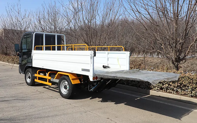 八桶式垃圾清運車BY-L8