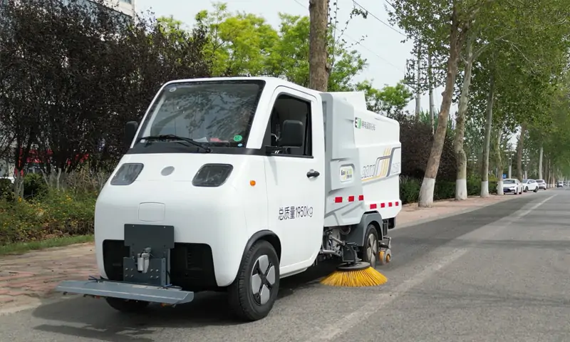 “綠色動(dòng)力 智能清潔——新能源洗掃車引領(lǐng)城市環(huán)衛(wèi)新風(fēng)尚”