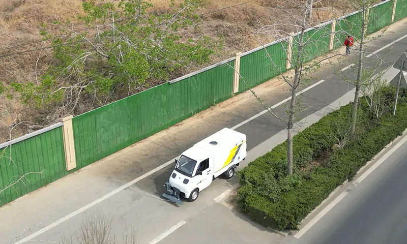 新能源路面養(yǎng)護(hù)車：創(chuàng)新清潔解決方案，提升城市環(huán)境質(zhì)量