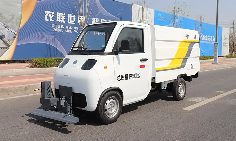 綠色環(huán)保、高效便捷——新能源樹葉收集車助力城市秋季環(huán)衛(wèi)