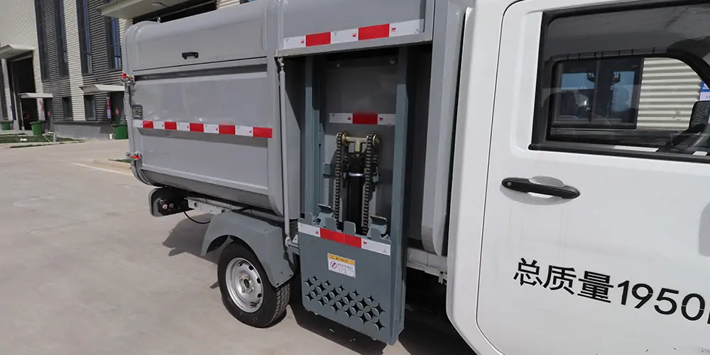 新能源側(cè)裝垃圾車，垃圾運(yùn)輸車，垃圾車，側(cè)裝式垃圾車