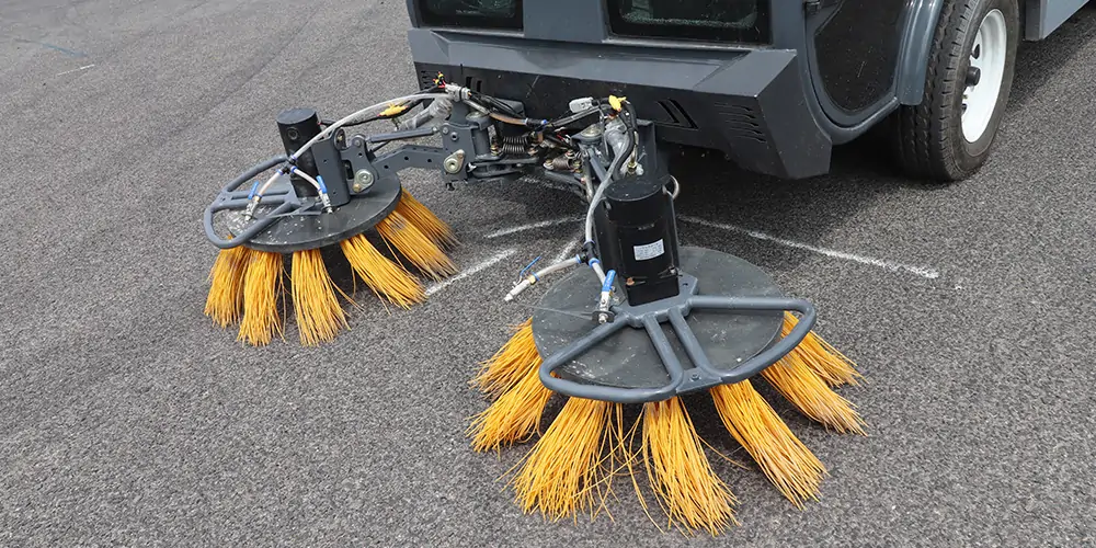 樹葉收集車，新能源樹葉收集車，多功能樹葉收集車，四輪樹葉收集車