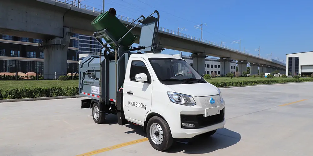 新能源側(cè)裝垃圾車，新能源垃圾車，小型垃圾車，純電動垃圾車，環(huán)衛(wèi)垃圾車，垃圾車