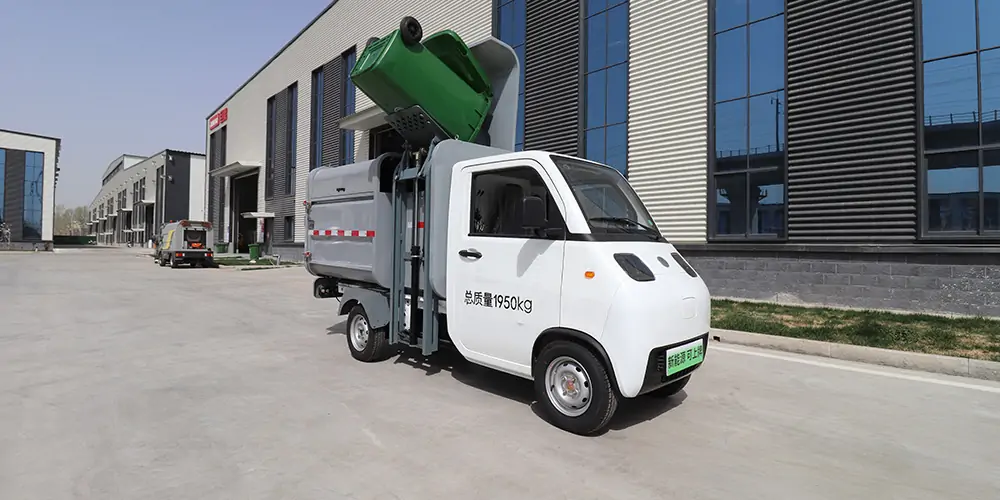 新能源垃圾車，側(cè)裝垃圾車，小型垃圾清運(yùn)車，純電動(dòng)垃圾車