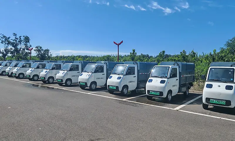 新能源側(cè)裝垃圾車到貨北京 助力首都城市環(huán)境衛(wèi)生建設