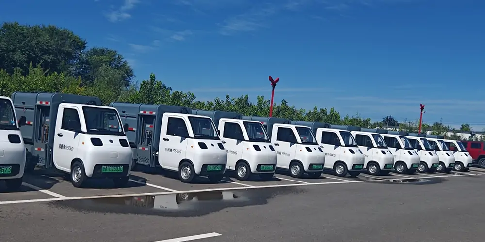 新能源側(cè)裝垃圾車，側(cè)裝式垃圾車，垃圾車，小型垃圾車