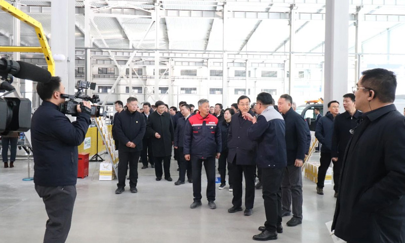 熱烈歡迎 省委常委、濟南市委書記劉強帶隊蒞臨我司新廠區(qū)觀摩調(diào)研指導