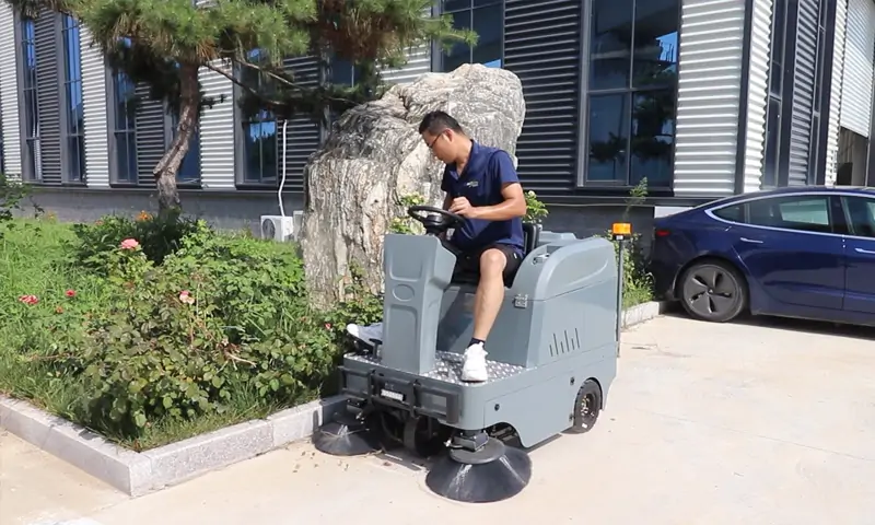 純電動(dòng)清掃車：智慧環(huán)衛(wèi)的綠色先鋒