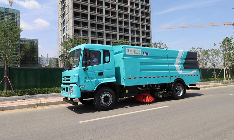 新能源洗掃車亮相城市街頭：智能清潔，守護城市“顏值”