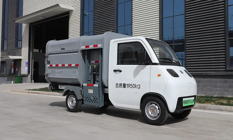 新能源側(cè)裝式垃圾清運(yùn)車——高效環(huán)保的環(huán)衛(wèi)新力量